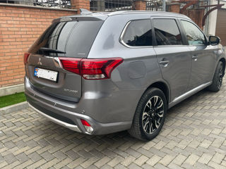 Mitsubishi Outlander foto 4