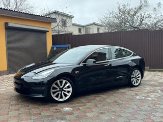 Tesla Model 3 foto 2