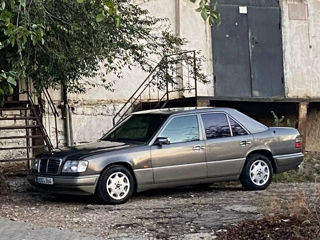 Mercedes Series (W124)