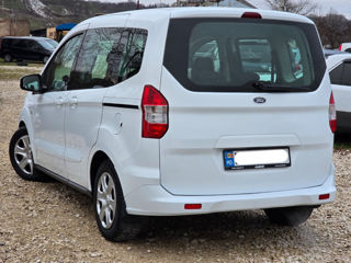 Ford Tourneo Connect foto 2