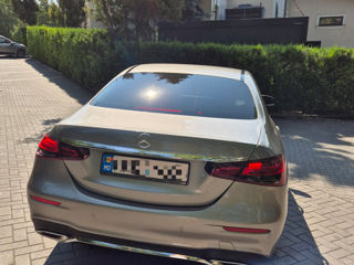 Mercedes E-Class foto 2