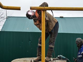 Sudor Atestat. Сварщик с большим опытом. Gazosudor. Газосварщик по газу и водопровода. Выезд foto 2