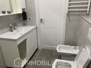 Apartament cu 2 camere, 70 m², Centru, Chișinău foto 5