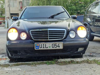 Mercedes E-Class foto 4