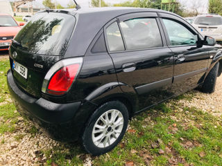 KIA Rio foto 4