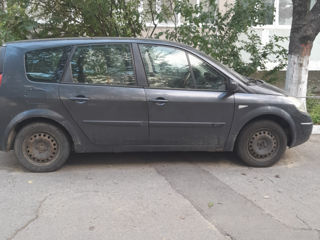 Renault Grand Scenic foto 2