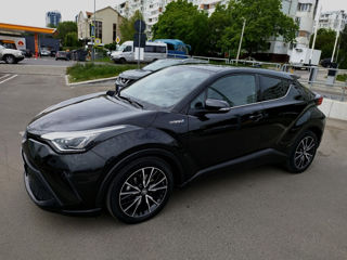 Toyota C-HR foto 2