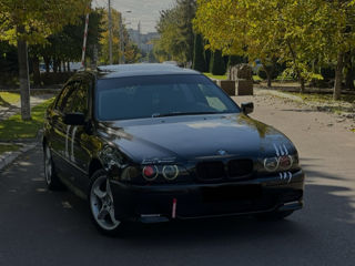 BMW 5 Series foto 2