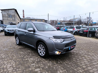 Mitsubishi Outlander foto 3