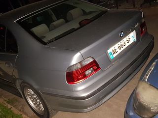 BMW 5 Series foto 3