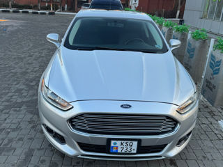 Ford Fusion foto 2