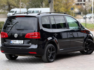 Volkswagen Touran foto 2