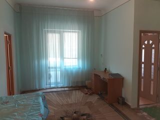 Apartament cu 2 camere, 43 m², Centru, Fălești foto 3