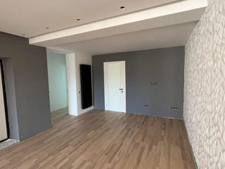 Apartament cu 2 camere, 73 m², Buiucani, Chișinău foto 2