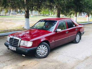 Mercedes Series (W124)