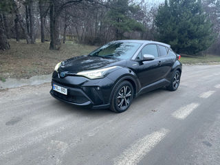 Toyota C-HR foto 2