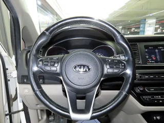 KIA Carnival foto 6