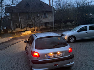 Peugeot 206 foto 6