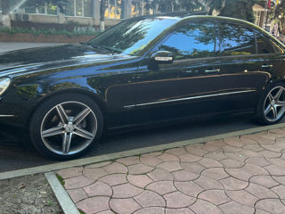 Mercedes E-Class фото 5
