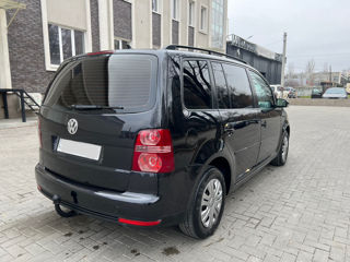 Volkswagen Touran foto 7