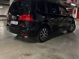 Volkswagen Touran foto 9