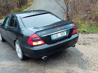 Mercedes E-Class foto 2