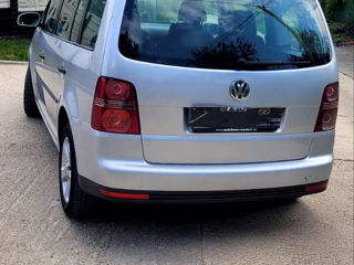 Volkswagen Touran foto 3