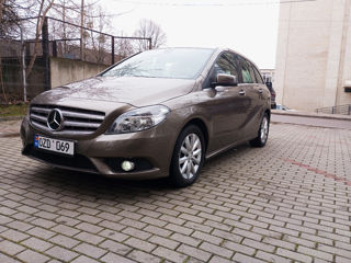 Mercedes B-Class foto 2