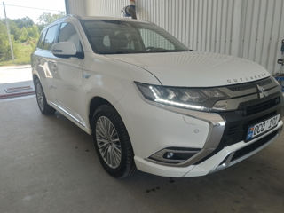 Mitsubishi Outlander foto 3