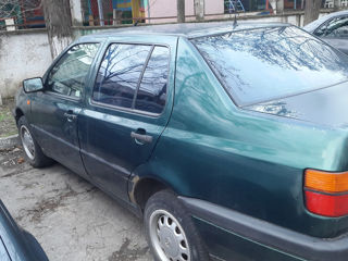 Volkswagen Vento foto 4