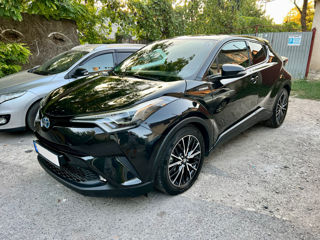 Toyota C-HR foto 1