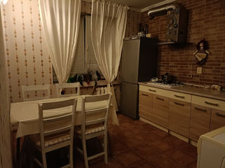 Apartament cu 3 camere, 75 m², Buiucani, Chișinău foto 3