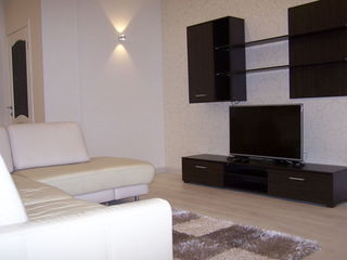 Chirie Apartament cu Design Individual Spațios S.Lazo Centru !!! foto 2