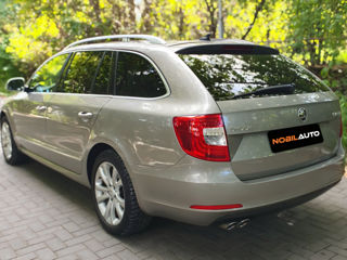 Skoda Superb foto 3