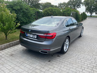 BMW 7 Series foto 3