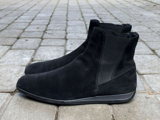 Tod's Black Suede Chelsea. Размер 42. Оригинал. В отличном состоянии. Made In Italy.