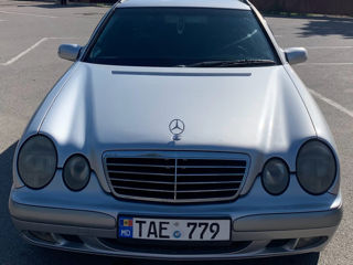 Mercedes E-Class foto 1