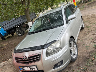 Toyota Avensis foto 4