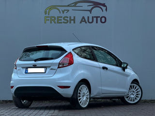 Ford Fiesta foto 4