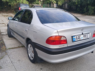 Toyota Avensis foto 5