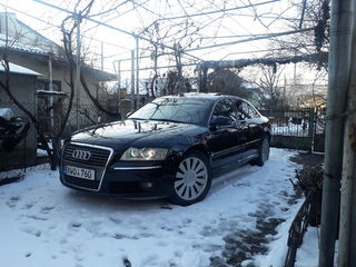 Audi A8 foto 1