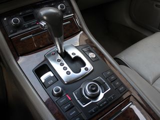 Audi A8 foto 11