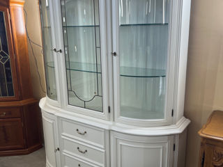 vitrine…vitrine de culoare alba,produs din lemn, витрины...белые витрины, изделия из дерева foto 7