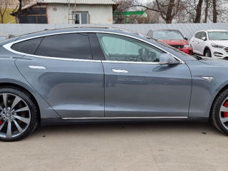 Tesla Model S foto 3