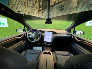 Tesla Model X foto 9