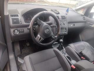 Volkswagen Touran foto 5