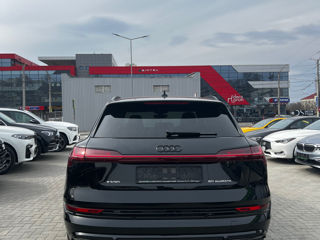 Audi e-tron foto 18