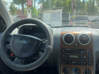 Ford Fusion foto 8