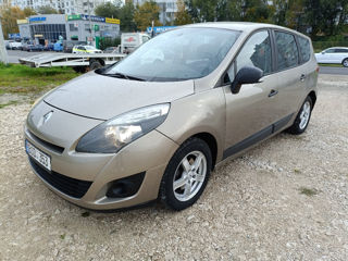 Renault Grand Scenic foto 1