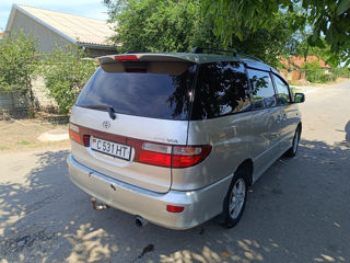 Toyota Previa foto 2